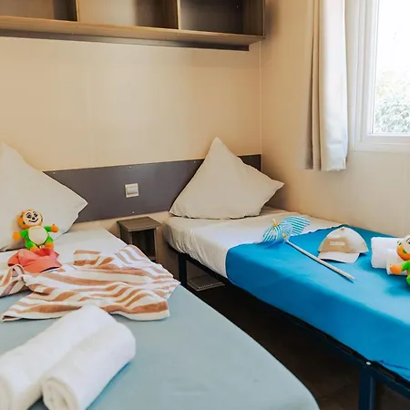 Mobil Avec Terrasse A Saint-jean-de-monts - Api-1-52-1095 *