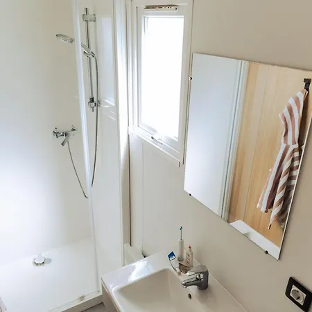 Mobil Avec Terrasse A Saint-jean-de-monts - Api-1-52-1095