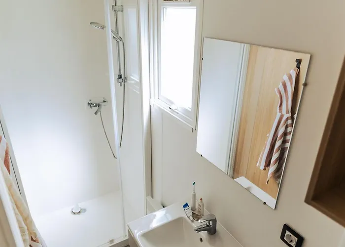 Mobil Avec Terrasse A Saint-jean-de-monts - Api-1-52-1095