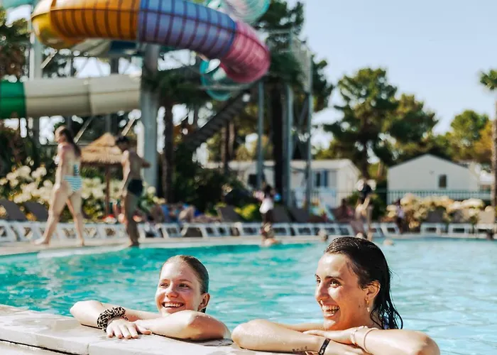 Mobil Avec Terrasse A Saint-jean-de-monts - Api-1-52-1095 营地 *